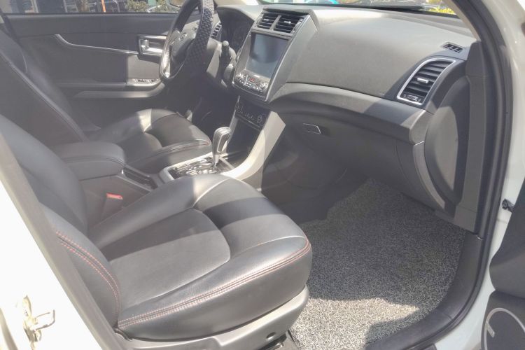 陆风X5 2016款 Plus 1.5T CVT创享版中控内饰7006