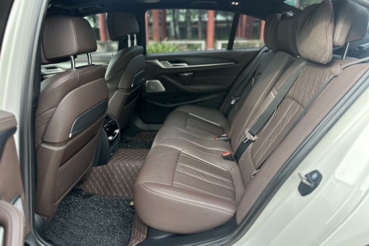 宝马5系 2021款 530Li 尊享型 M运动套装中控内饰7009