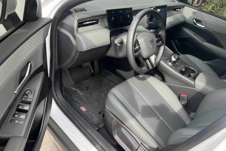 比亚迪 秦PLUS 2025款 DM-i 智驾版 55KM领先型中控内饰7005