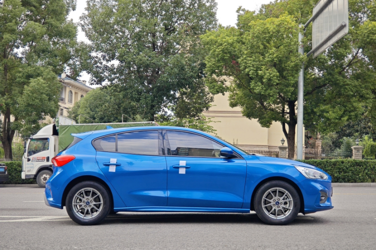 福特 福克斯 2020款 两厢 EcoBoost 180 自动锋潮型车身外观6004