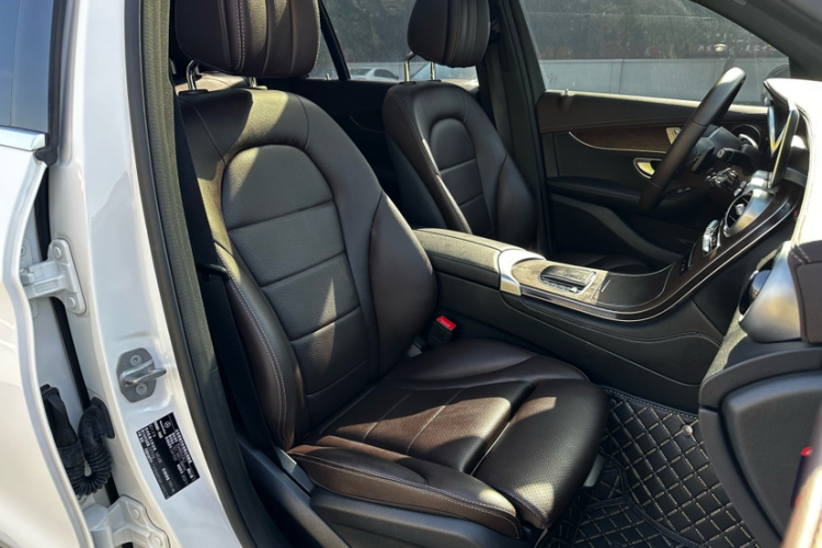 奔驰GLC 2021款 GLC 260 L 4MATIC 豪华型中控内饰7005