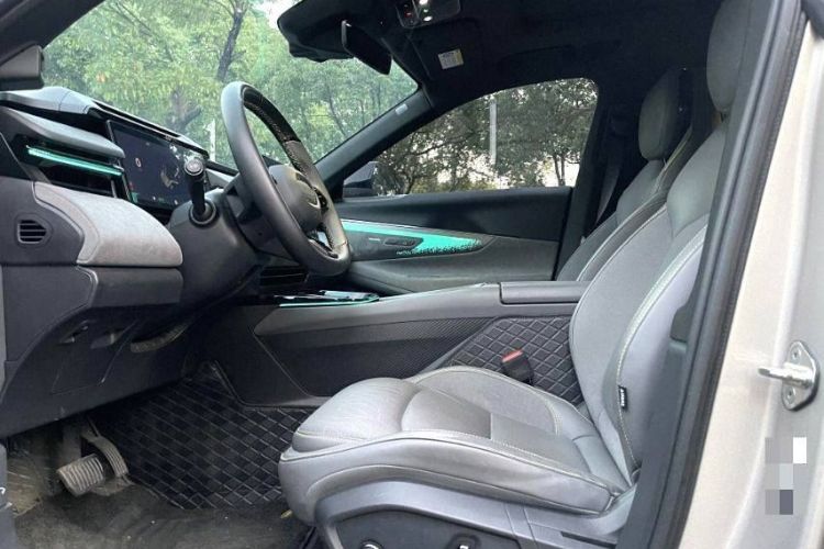 领克08 EM-P 2025款 245km 超长续航Halo中控内饰7002