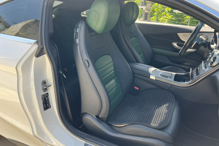 奔驰C级(进口) 2020款 C 260 轿跑车局部细节41