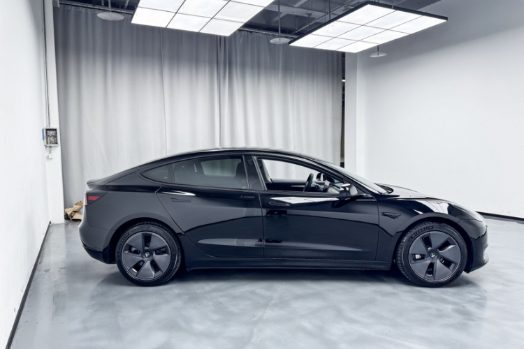 特斯拉 Model 3 2022款 后轮驱动版车身外观6001
