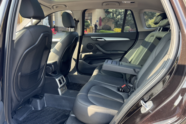 宝马X1 2016款 sDrive18Li 尊享型中控内饰7004