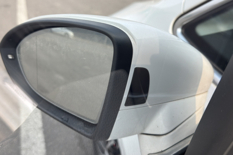 大众 2016款 途安L 280TSI DSG豪华版中控内饰7008