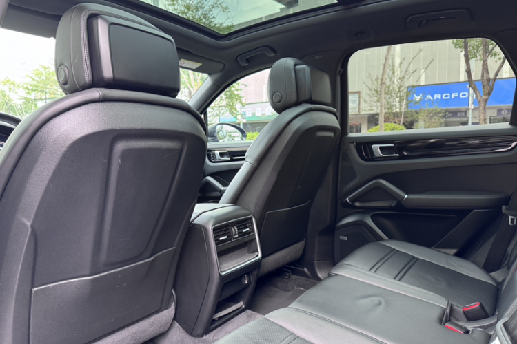 保时捷 2018款 Cayenne 3.0T中控内饰7003