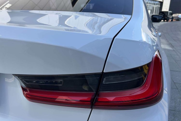 宝马3系 2020款 325i M运动套装车身外观6009