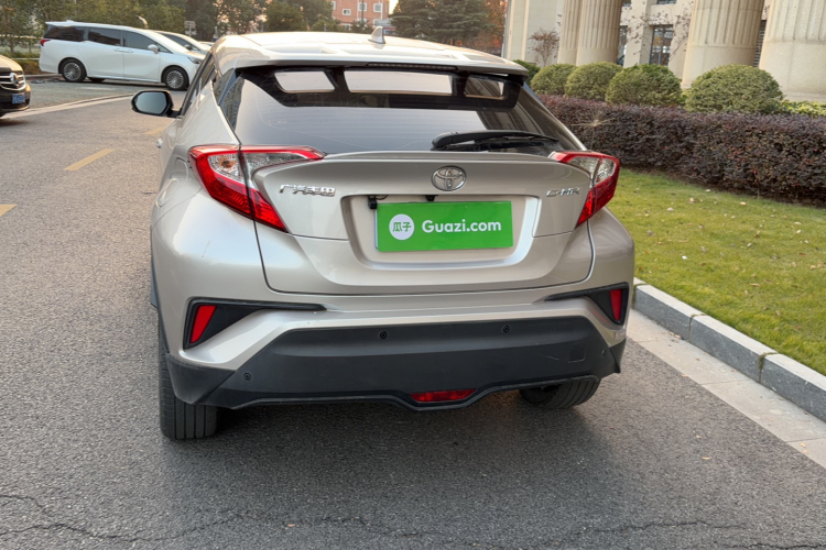 丰田C-HR 2021款 2.0L 舒适版车身外观6005