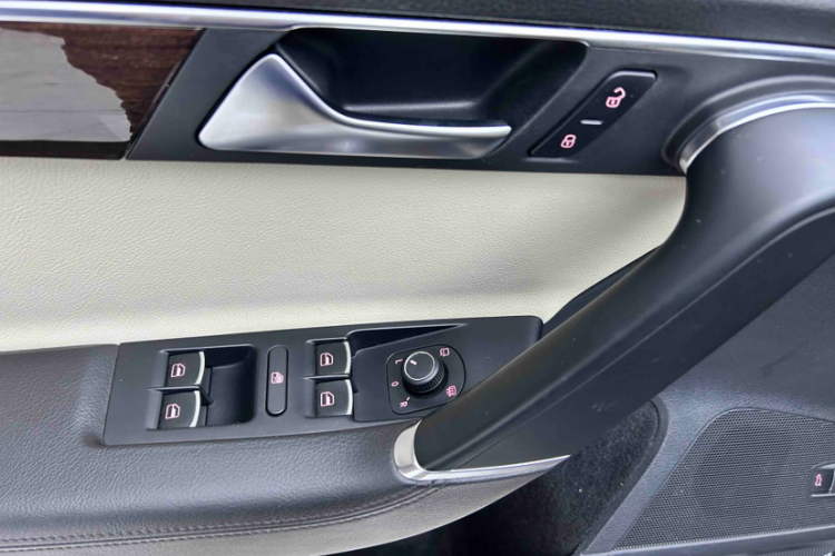 大众 迈腾 2013款 3.0FSI 旗舰型中控内饰7002