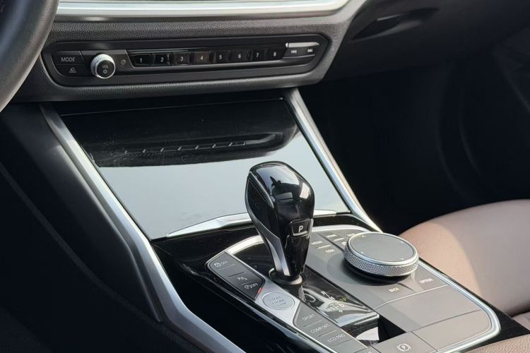 宝马3系 2020款 320Li M运动套装中控内饰7008