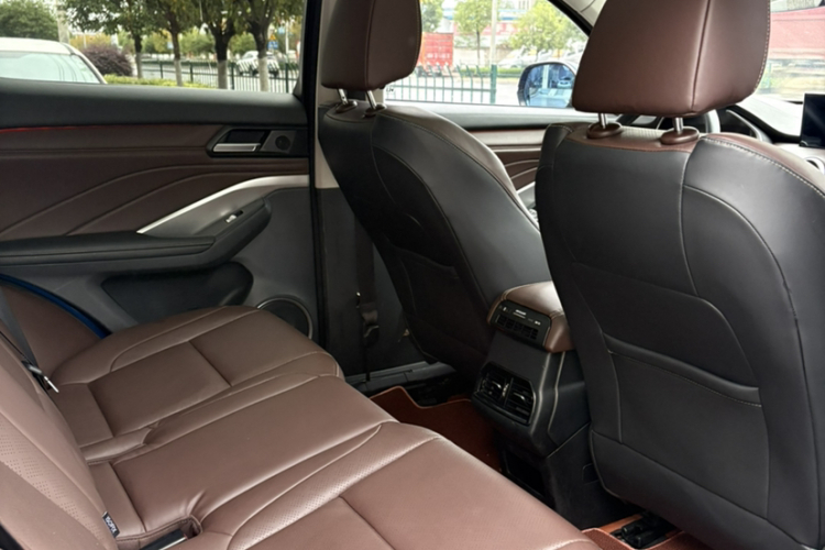 魏牌 VV6 2018款 2.0T 两驱超豪型 国V中控内饰7004