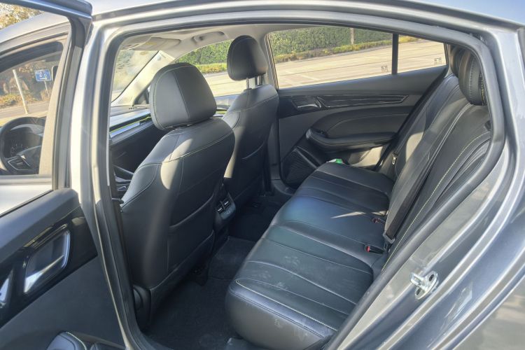 荣威i5 2021款 1.5L CVT黑金版中控内饰7003