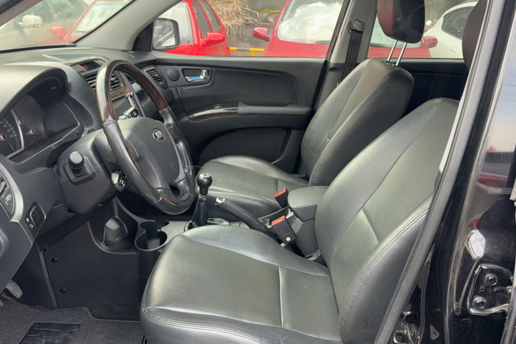 起亚 狮跑 2013款 2.0L 手动两驱版GLS中控内饰7001