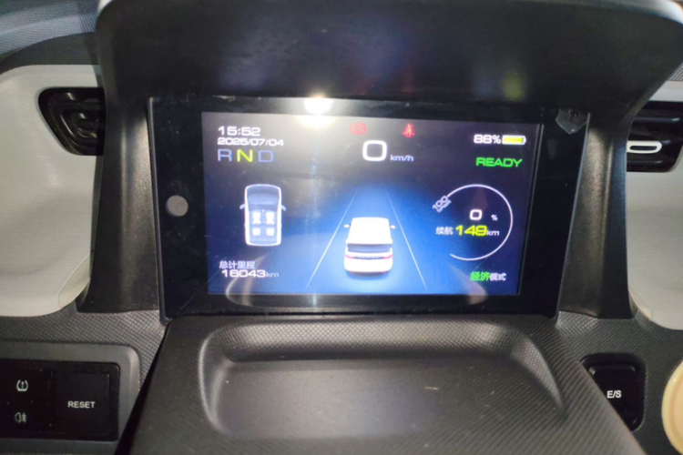 五菱汽车 宏光MINIEV 2022款 马卡龙臻享款 磷酸铁锂中控内饰15