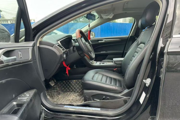 福特 蒙迪欧 2020款 EcoBoost 180 时尚型中控内饰7002