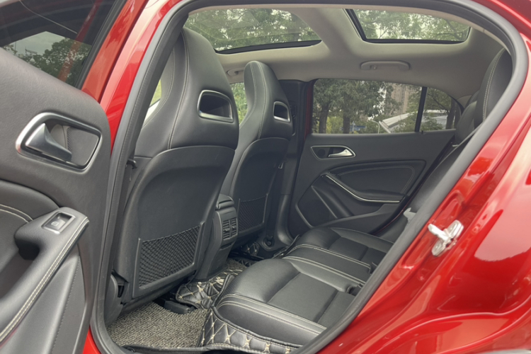 奔驰GLA 2018款 GLA 200 动感型中控内饰7007