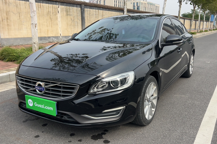 沃尔沃S60 2015款 S60L 2.0T 智远版车身外观1
