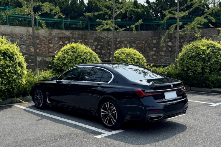 宝马7系 2021款 730Li M运动套装车身外观6004