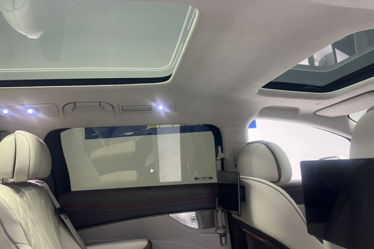 腾势D9 2022款 DM-i 970 四驱旗舰型局部细节22