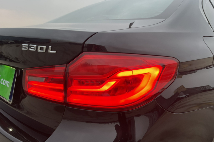 宝马5系 2019款 改款 530Li 尊享型 M运动套装车身外观6007