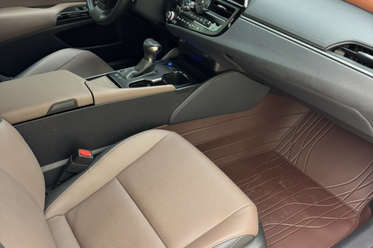 雷克萨斯ES 2022款 200 卓越版中控内饰7006