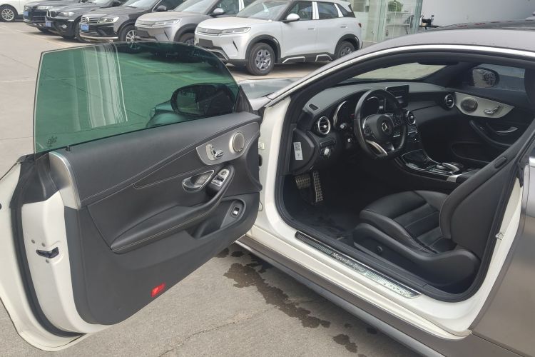奔驰C级(进口) 2017款 C 200 4MATIC 轿跑版局部细节9001