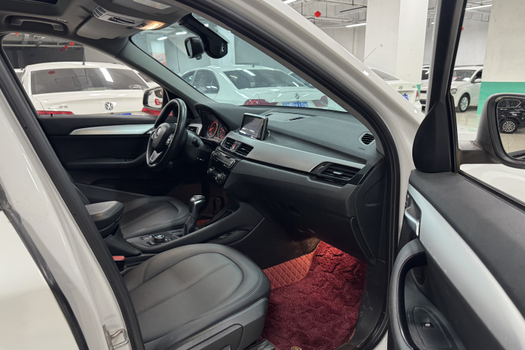 宝马X1 2016款 sDrive18Li 时尚型车身外观6011