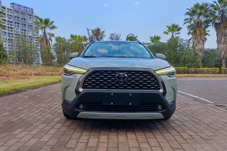 丰田 卡罗拉锐放 2022款 2.0L 旗舰版车身外观6001