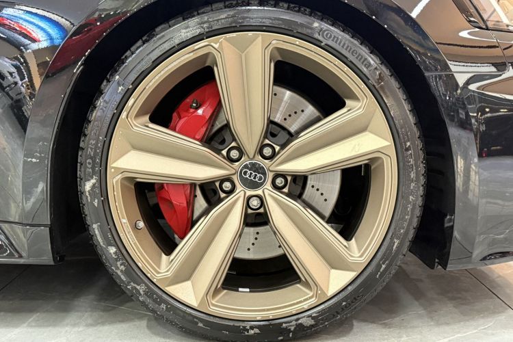 奥迪RS 5 2023款  RS 5 2.9T Sportback 暗金版车身外观6006