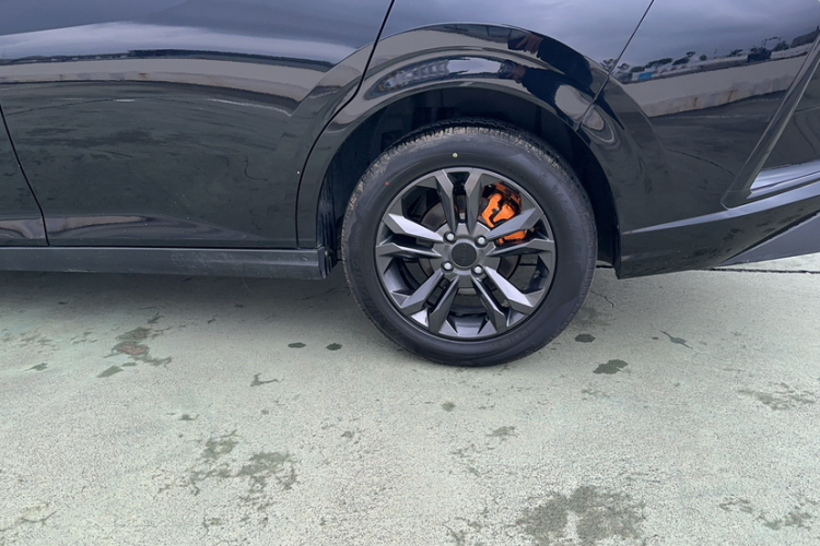 东风风神 奕炫 2023款 马赫版 1.5L 自动追影版车身外观6006