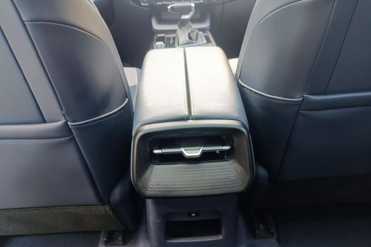 宝骏RM-5 2019款 1.5T CVT 24小时在线尊贵型 6座中控内饰7010