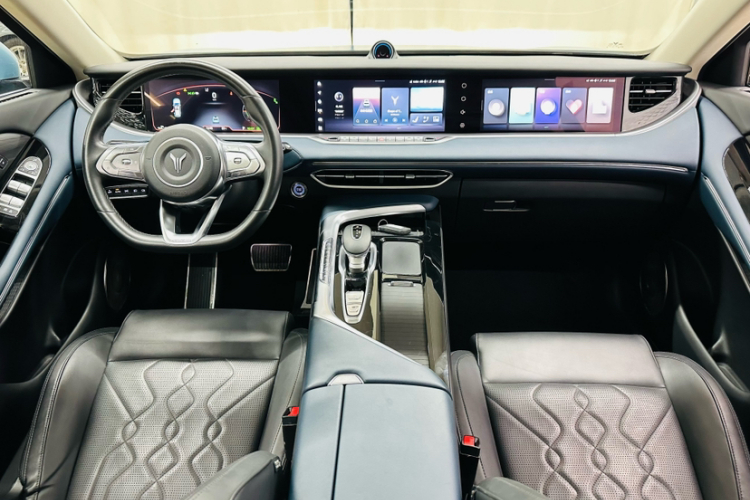 岚图汽车 岚图FREE 2021款 四驱标准增程专属豪华套装中控内饰7001