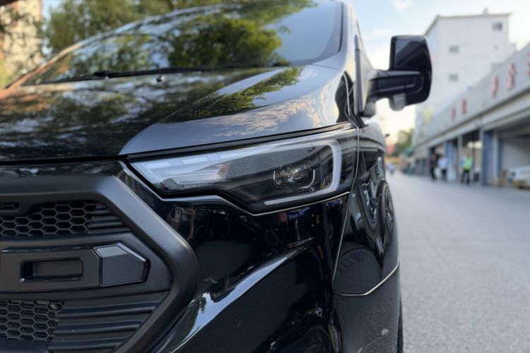 钧天黑武士Youth 2025款 2.0T 汽油巅峰版车身外观6005