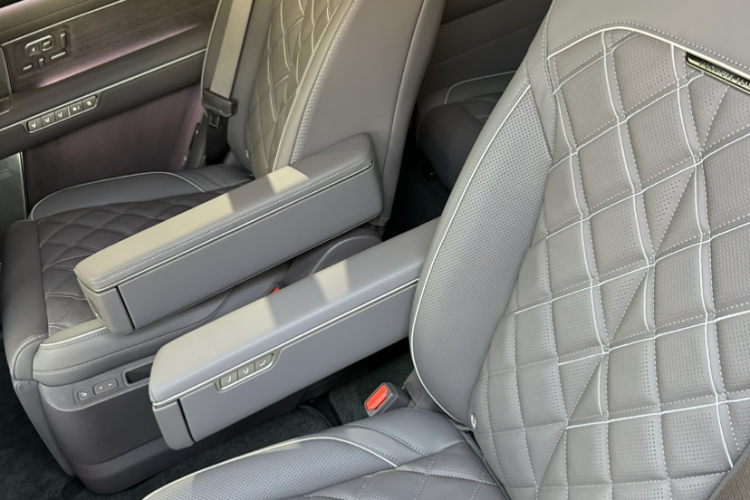 蔚来ES8 2026款 六座行政签名版中控内饰7004