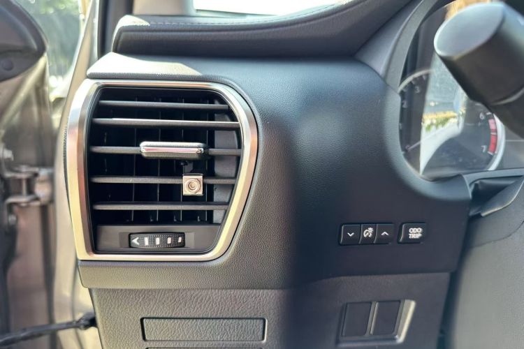 雷克萨斯NX 2020款 200 前驱 锋行版 国VI中控内饰7004