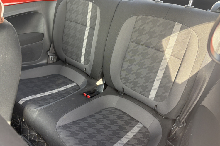 大众 甲壳虫 2017款 180TSI 宜乐版中控内饰7004