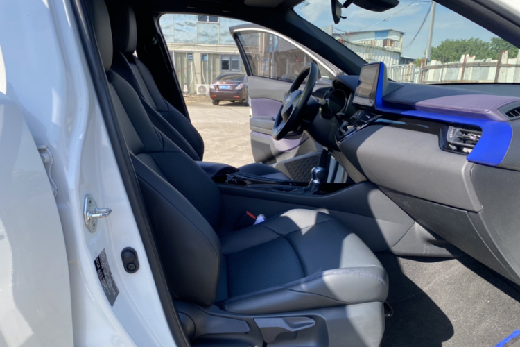 丰田C-HR 2020款 2.0L 领先版中控内饰7004