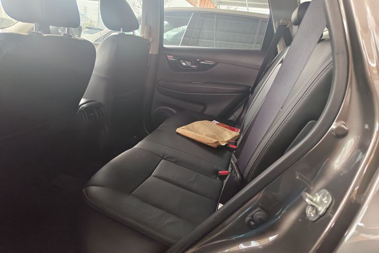 日产 奇骏 2019款 2.0L CVT舒适版 2WD中控内饰7005