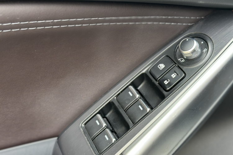 马自达 阿特兹 2018款 2.0L 蓝天豪华版 国VI中控内饰7010