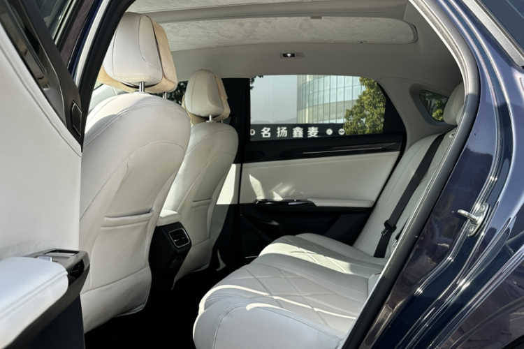 吉利银河 银河L6 2023款 125km MAX中控内饰7004