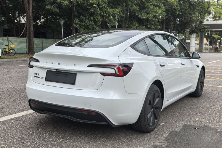 特斯拉 Model 3 2025款 改款 长续航后轮驱动版车身外观6004