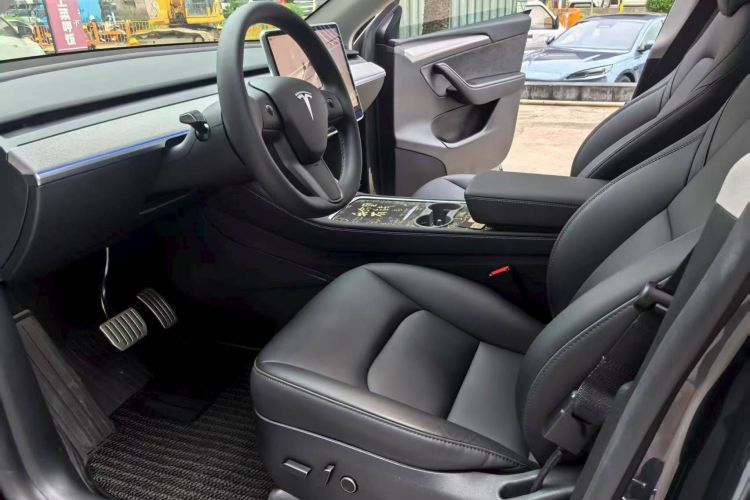 特斯拉 Model Y 2024款 后轮驱动版中控内饰7008