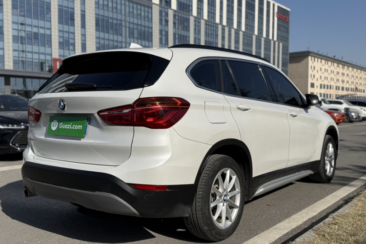 宝马X1 2018款 sDrive18Li 时尚型车身外观6005