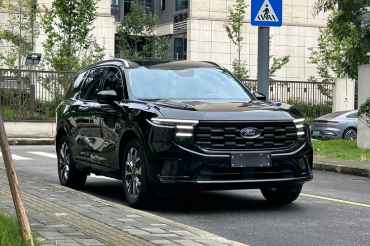 福特 2023款 锐界L 2.0T EcoBoost E混动四驱七座至尊型车身外观6009