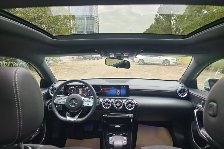 奔驰A级 2022款 改款三 A 200 L 运动轿车时尚型局部细节22