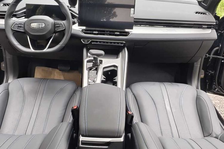 吉利汽车 星瑞 2025款 东方曜 1.5TD 昆仑版中控内饰7004