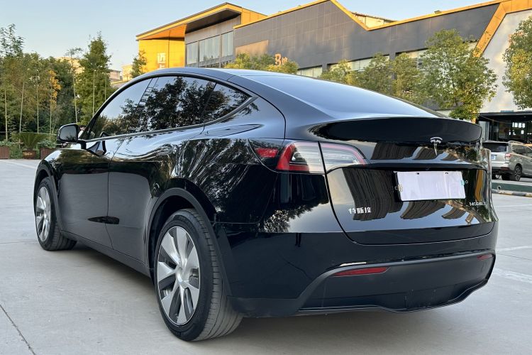 特斯拉 Model Y 2021款 标准续航后驱版车身外观6007