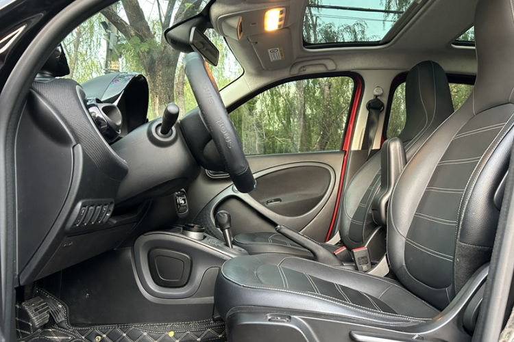 smart forfour 2016款 0.9T 66千瓦先锋版中控内饰7010