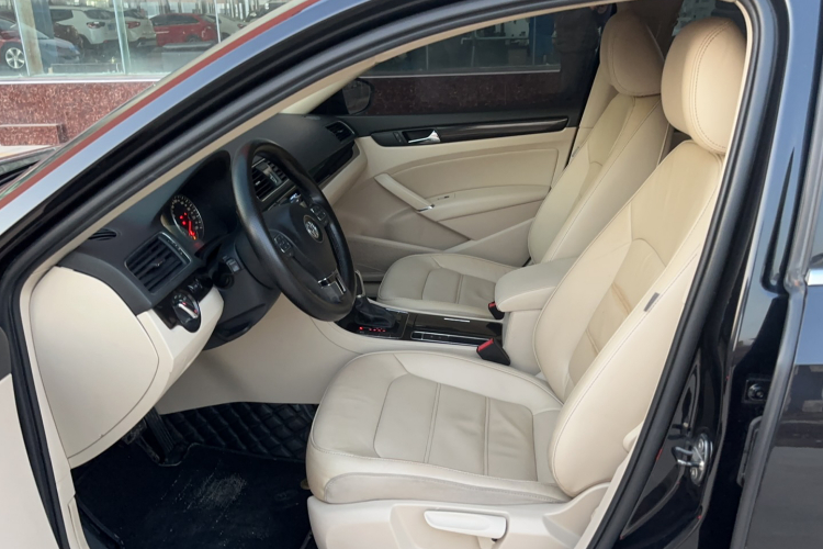 大众 帕萨特 2011款 1.8TSI 自动尊荣版局部细节19